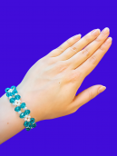 Браслет "Вероника" с бусинами жемчужного и ярко-голубого цвета